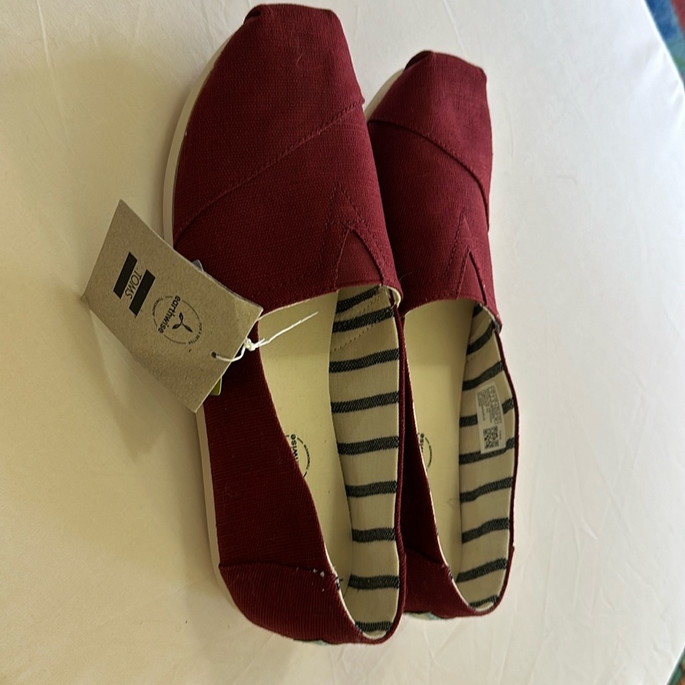 TOM’s Alpargatas (W11 | Color: black cherry)